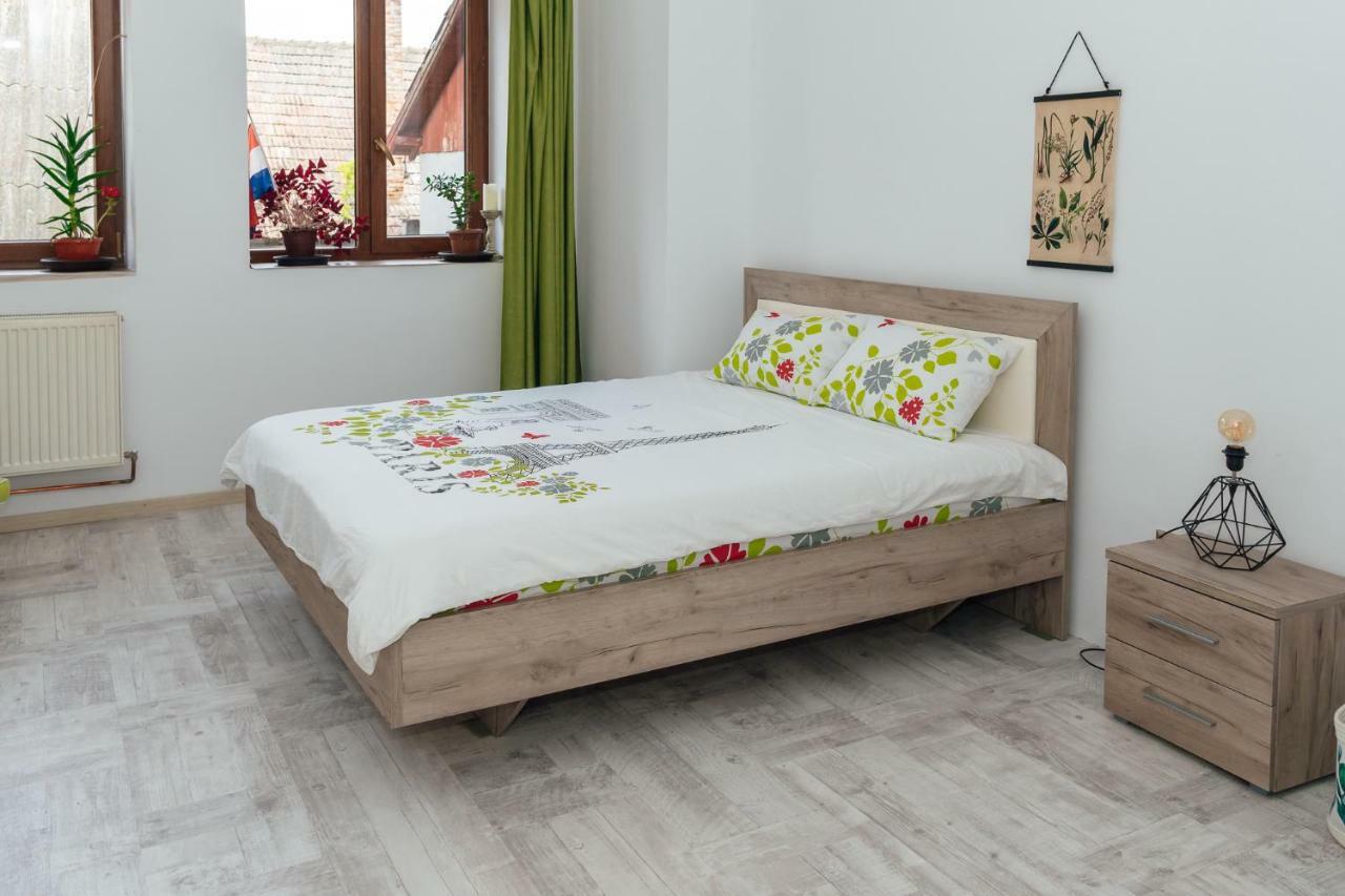 דירות טורדה Casa Thaja Centru מראה חיצוני תמונה